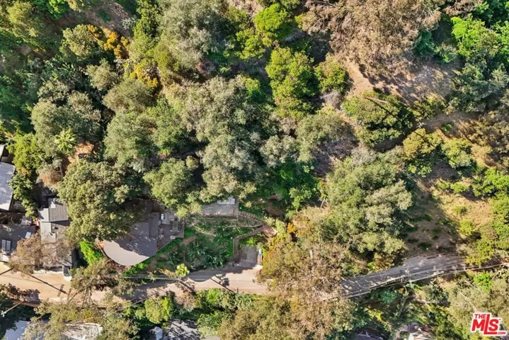 8718 Crescent Drive, Los Angeles, California 90046