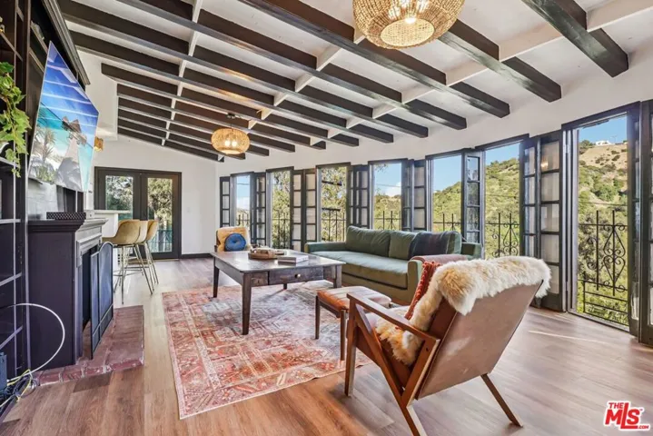 8718 Crescent Drive, Los Angeles, California 90046