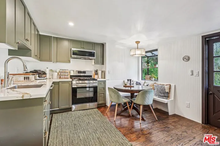 8718 Crescent Drive, Los Angeles, California 90046