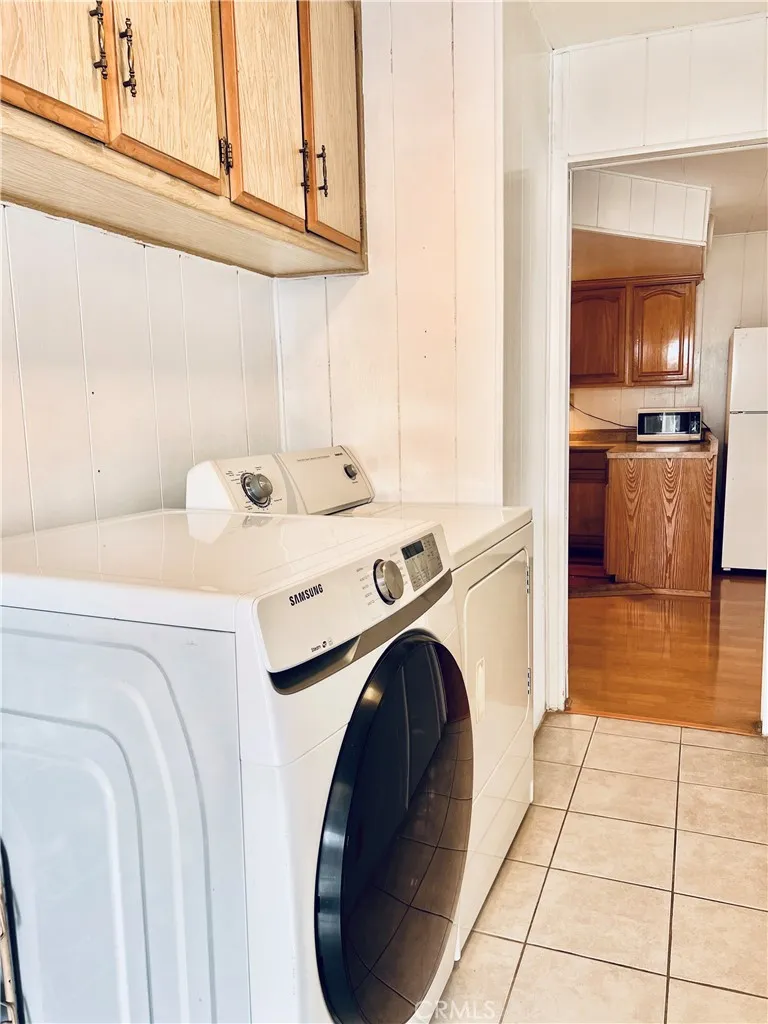 Laundry room - view 4 Laundry room - view 4