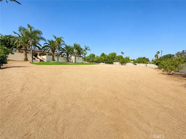 Very large portion of the back yard is not developed and ready for you to build your dreams