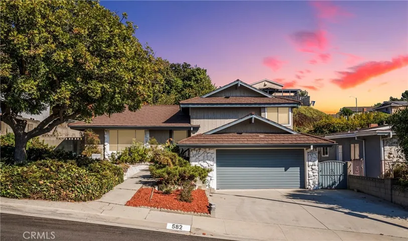Excellent curb appeal - Dusk to Dawn