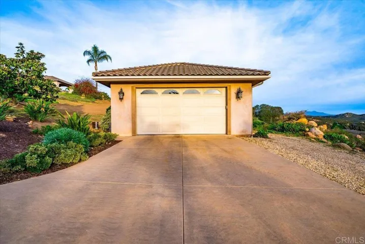 19894 Via Vista Grande, Ramona, California 92065