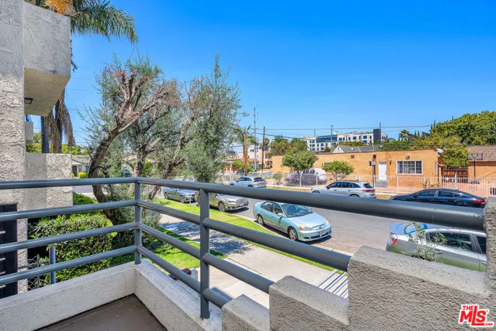 3613 Glendon Avenue 101, Los Angeles, California 90034
