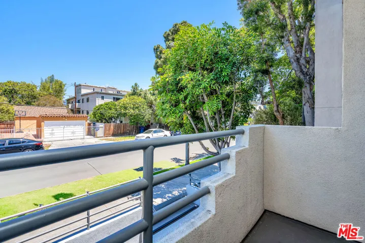 3613 Glendon Avenue 101, Los Angeles, California 90034