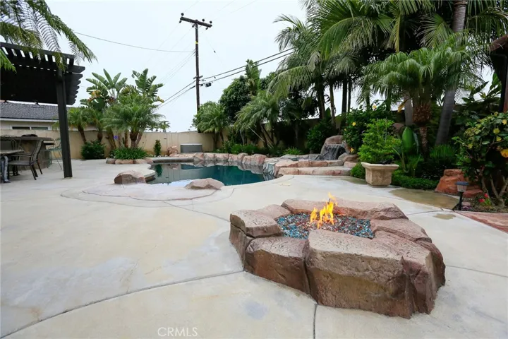 Firepit with colored glass rocks