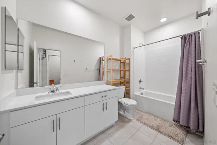 5223 Surfwalk 111, San Diego, California 92154