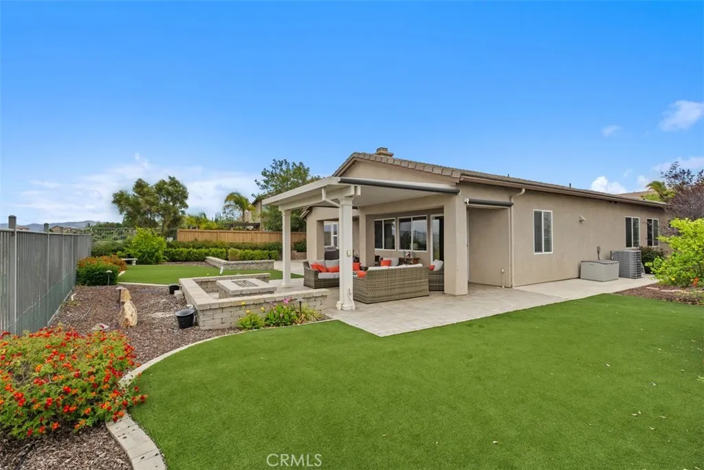 Low Maintance, Extended Back and Sideyard. Great for enjoying time outside! Did we mention Views!