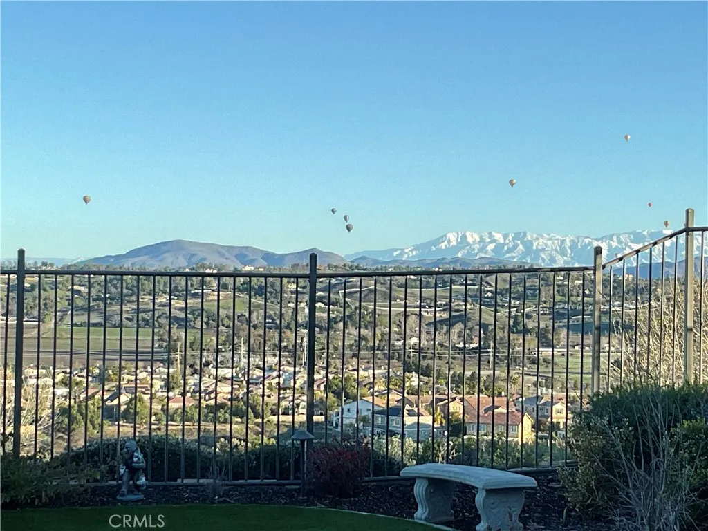 Temecula Ballon Sighting from the Backyard.