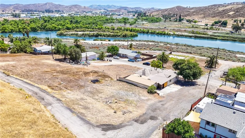 17480 Bromley, Lake Elsinore, California 92530