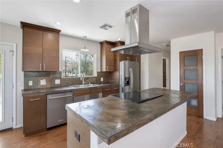 17480 Bromley, Lake Elsinore, California 92530
