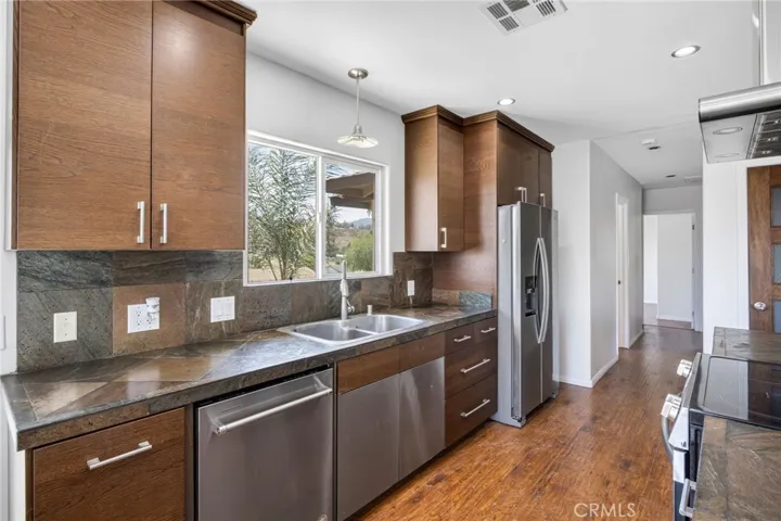 17480 Bromley, Lake Elsinore, California 92530