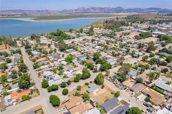 Lake Elsinore is nearby.
