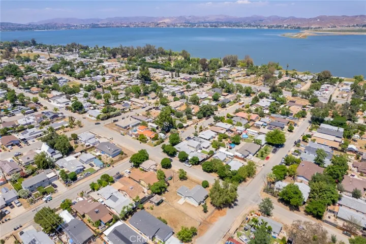 Another view of how close the home is to the lake.
