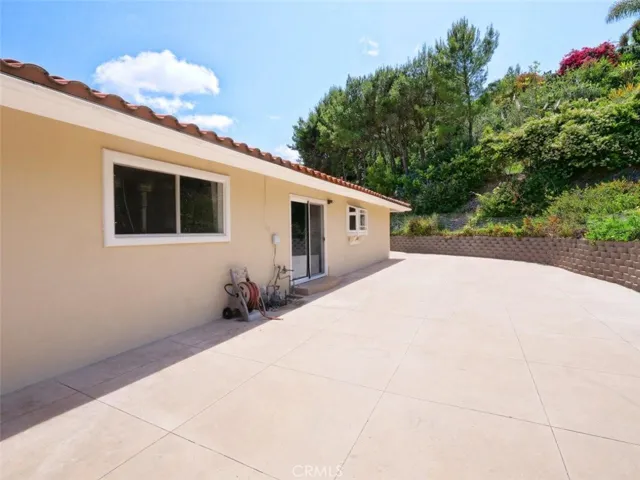 Huge Gated Sideyard