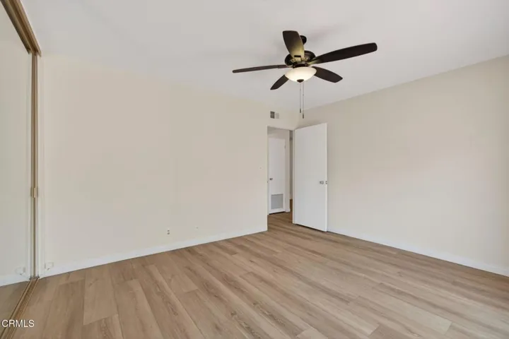 23-web-or-mls-UpmarketMedia-2273Cam-055