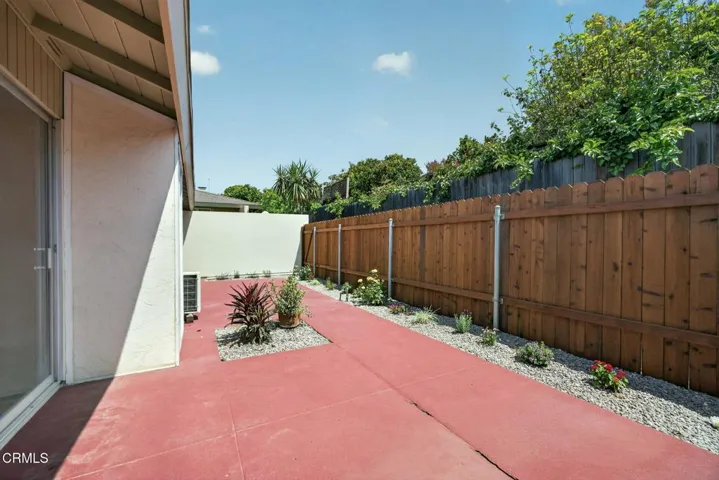 26-web-or-mls-UpmarketMedia-2273Cam-066A