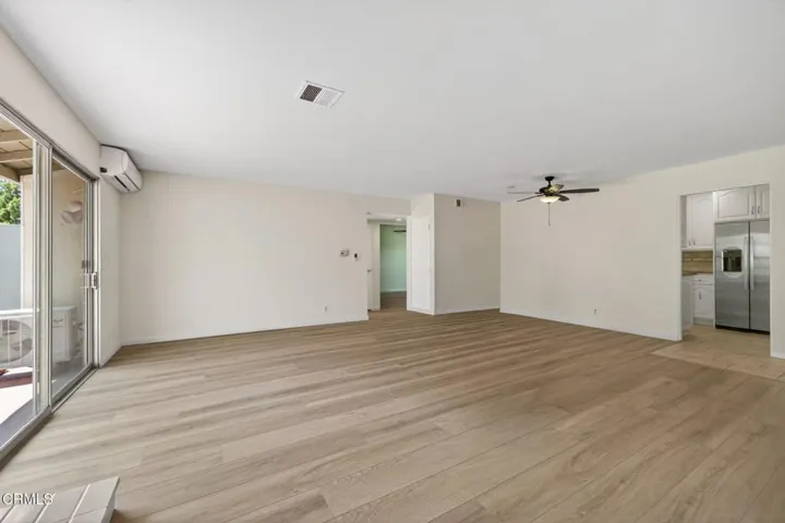 8-web-or-mls-UpmarketMedia-2273Cam-017