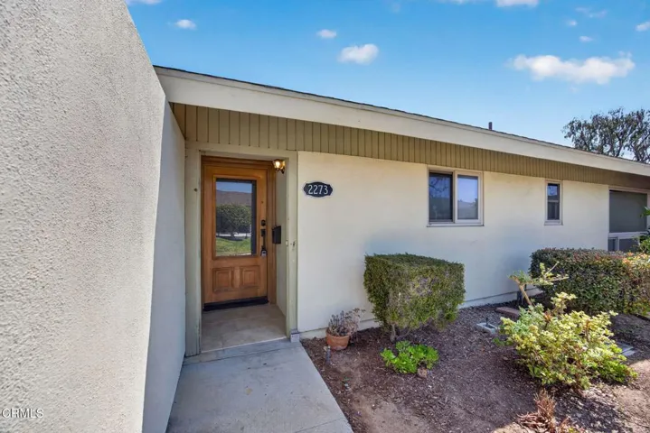 4-web-or-mls-UpmarketMedia-2273Cam-010