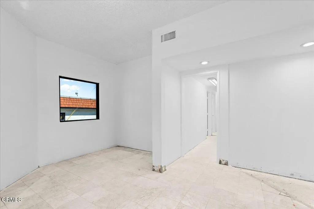 7969 Foothill Boulevard 7969, Los Angeles, California 91040 — photo 5