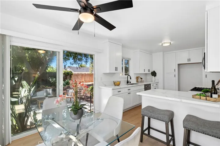 Kitchen & Dining