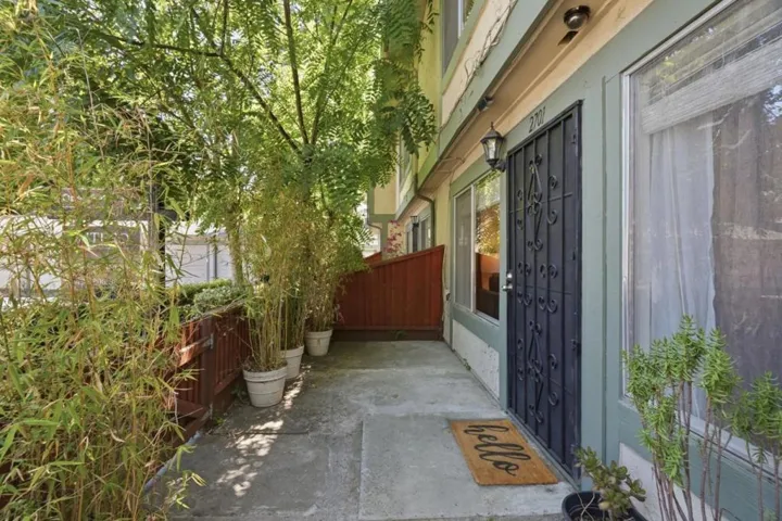 2701 Lone Bluff 18, San Jose, California 95111