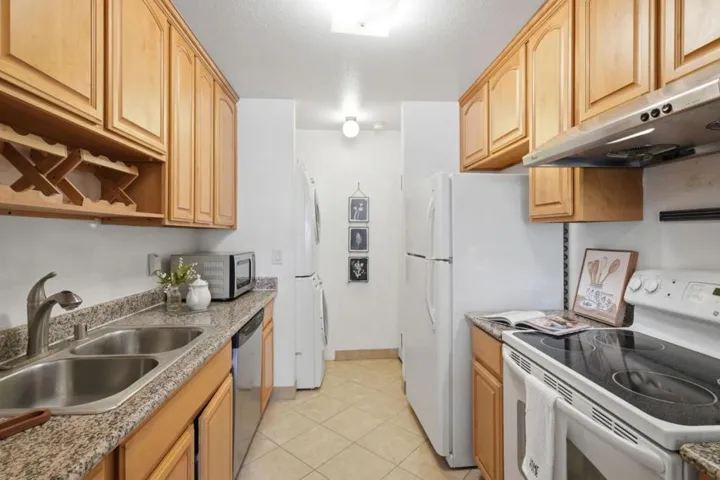 2701 Lone Bluff 18, San Jose, California 95111