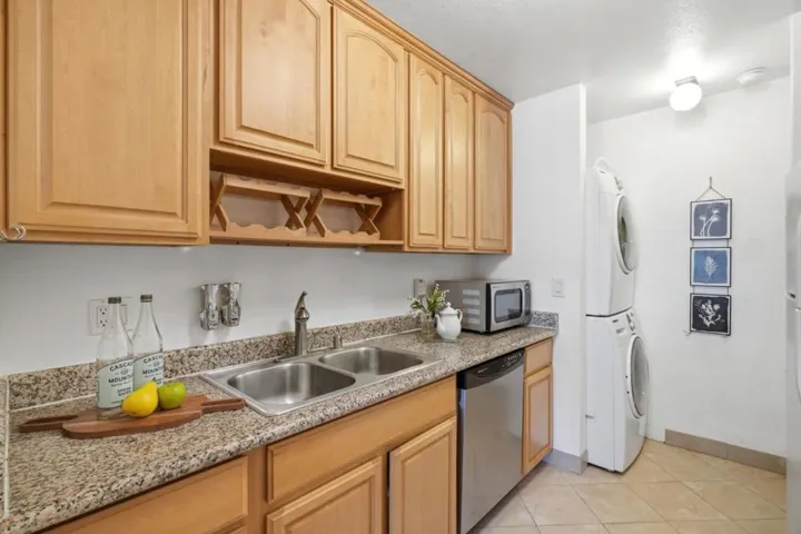 2701 Lone Bluff 18, San Jose, California 95111