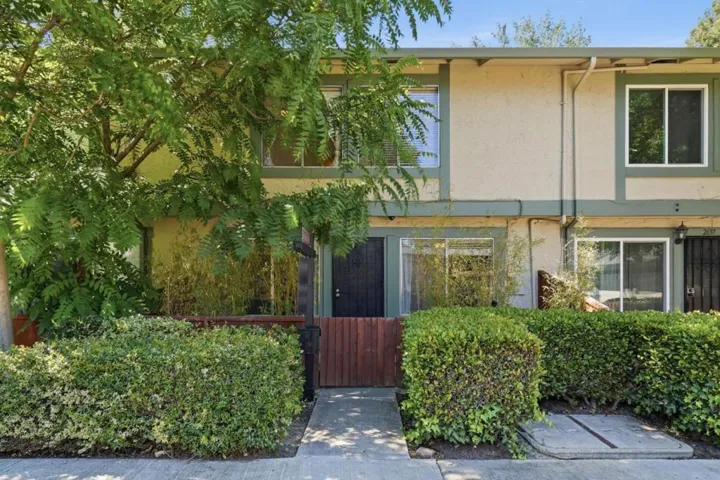 2701 Lone Bluff 18, San Jose, California 95111