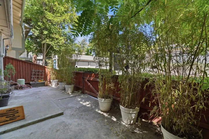 2701 Lone Bluff 18, San Jose, California 95111