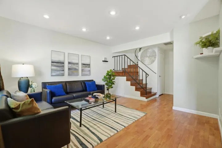 2701 Lone Bluff 18, San Jose, California 95111