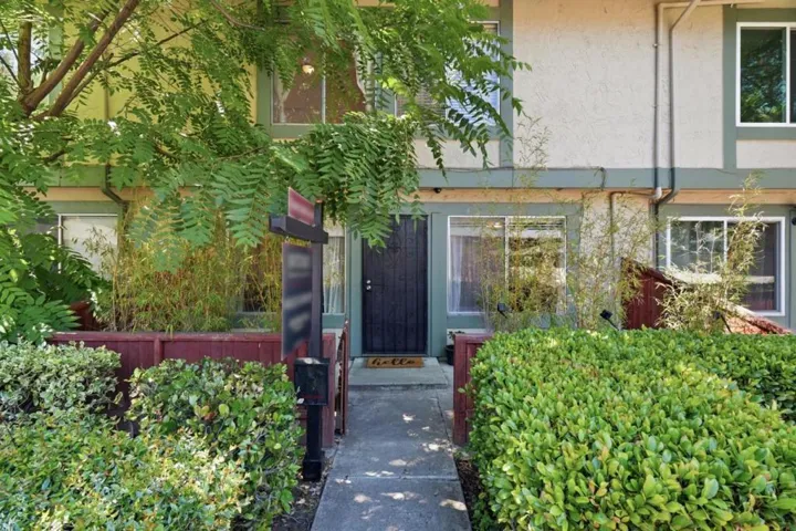 2701 Lone Bluff 18, San Jose, California 95111