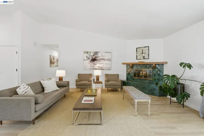27836 E 16th St, Hayward, California 94544