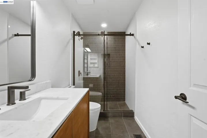 27836 E 16th St, Hayward, California 94544