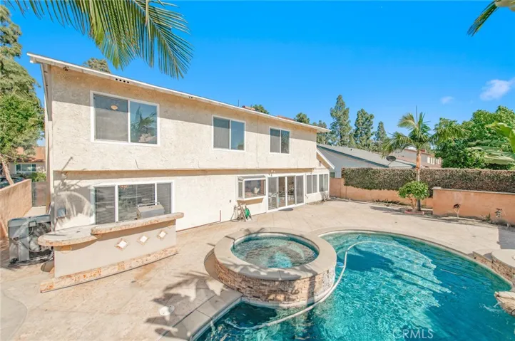 Oasis backyard- pool, BBQ grill