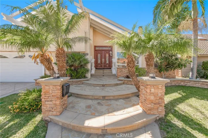 beautiful hardscaped and entryway