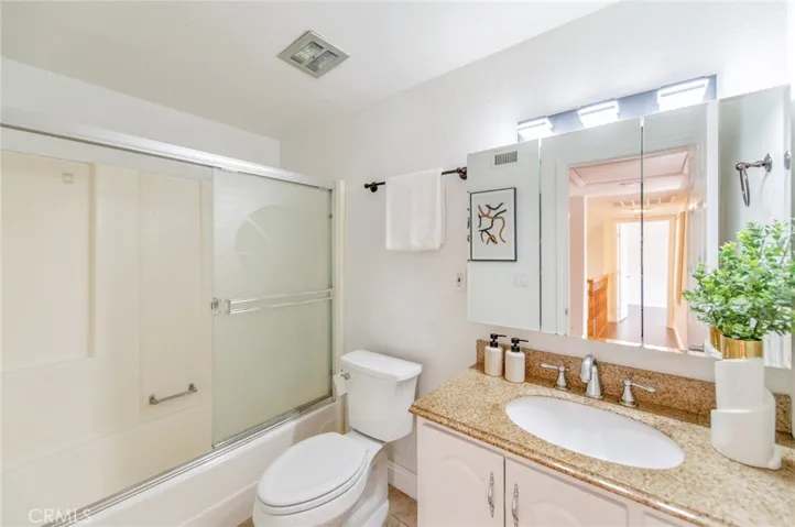 Hallway Bathroom upstairs