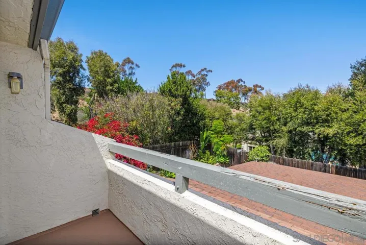 Guest bedroom balcony