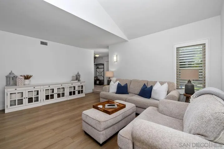 5959 El Escorial Way, San Diego, California 92124