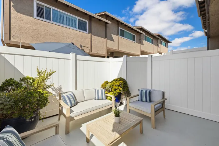 1140ManhattanBeachBlvdD-17