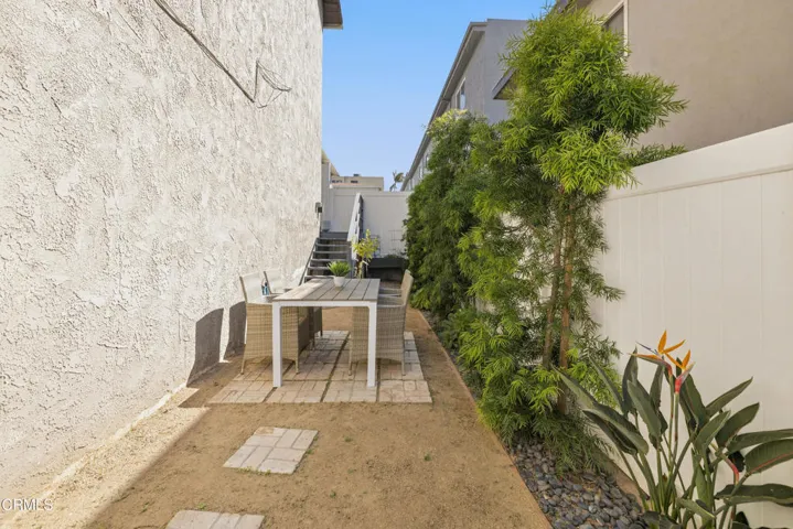 1140ManhattanBeachBlvdD-31
