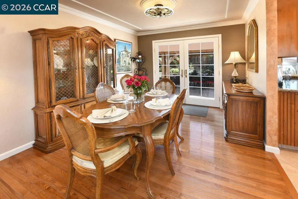 Formal DR w/French Doors