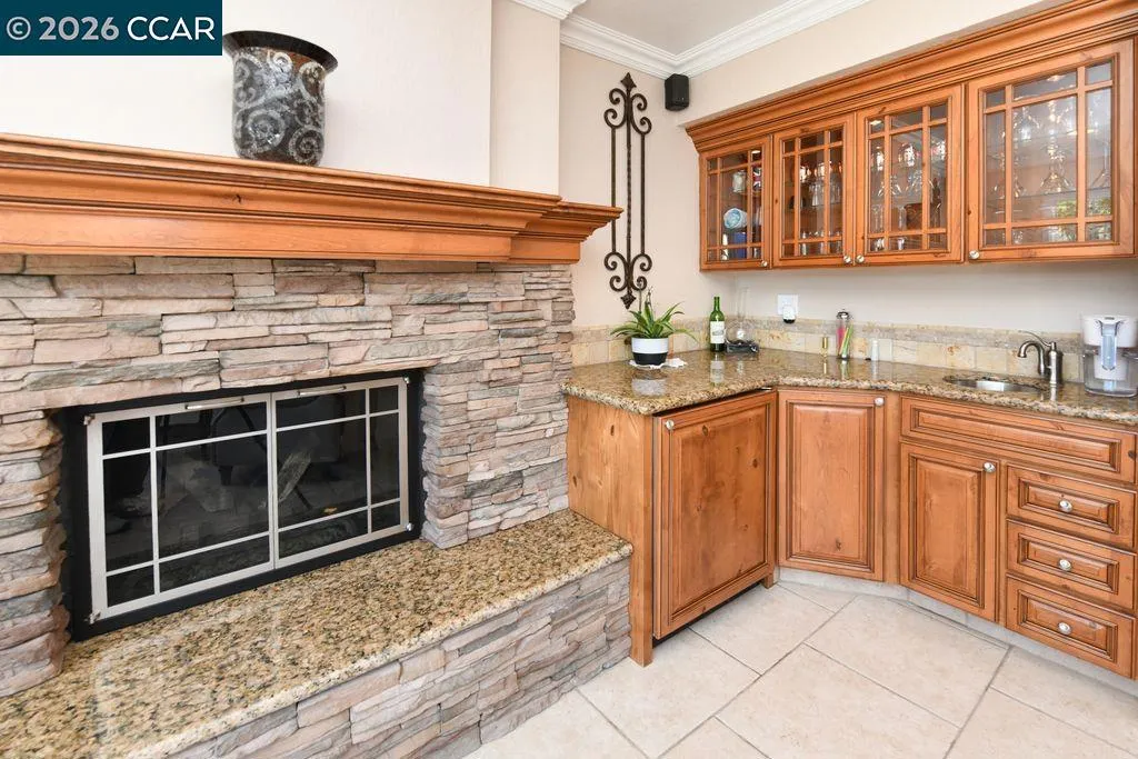 Fireplace & Wet Bar Accent