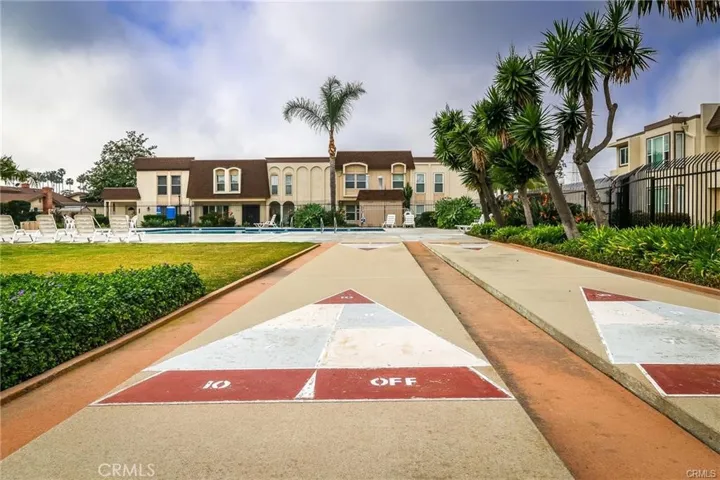 9742 Villa Pacific, Huntington Beach, California 92646