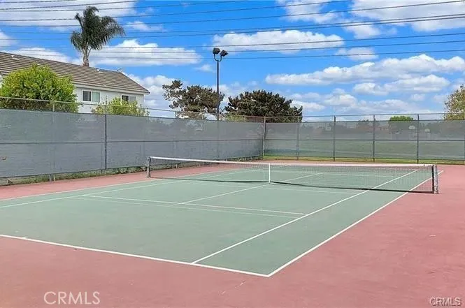 2 tennis courts