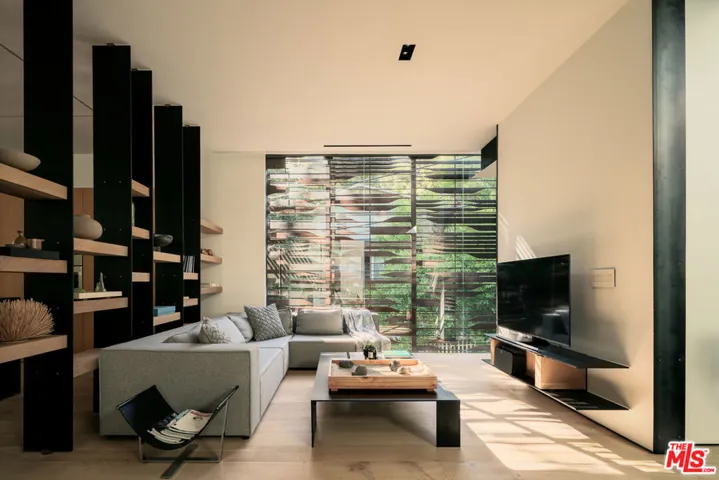 8050 Willow Glen Road, Los Angeles, California 90046