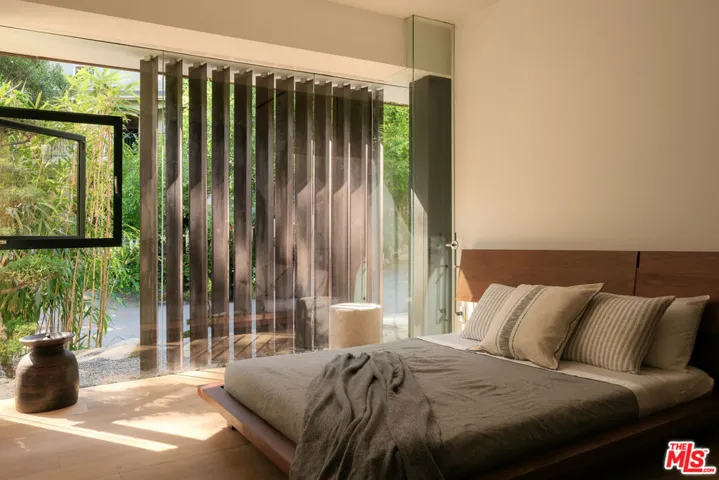 8050 Willow Glen Road, Los Angeles, California 90046
