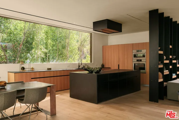8050 Willow Glen Road, Los Angeles, California 90046