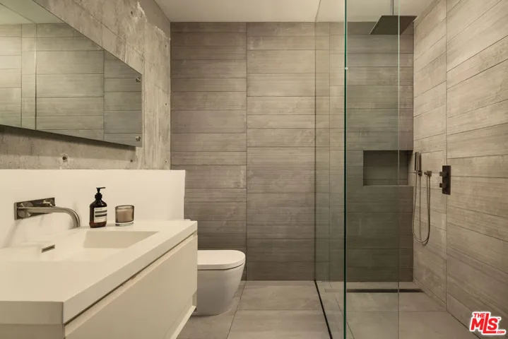 8050 Willow Glen Road, Los Angeles, California 90046