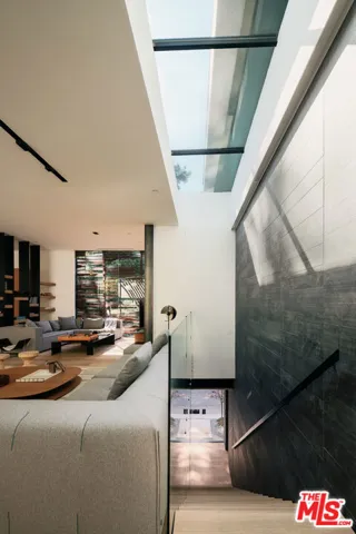 8050 Willow Glen Road, Los Angeles, California 90046